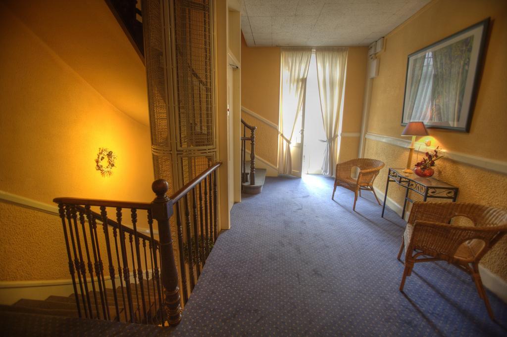Hotel De Nevers Lourdes Exterior photo
